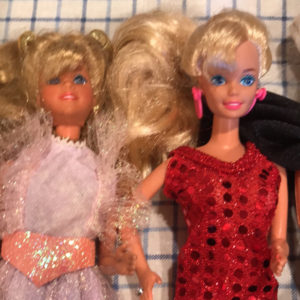 GROUP OF  SEVEN BARBIE’S 1990s (WILL SELL SEPARATELY ) or bundled. - Picture 9 of 16